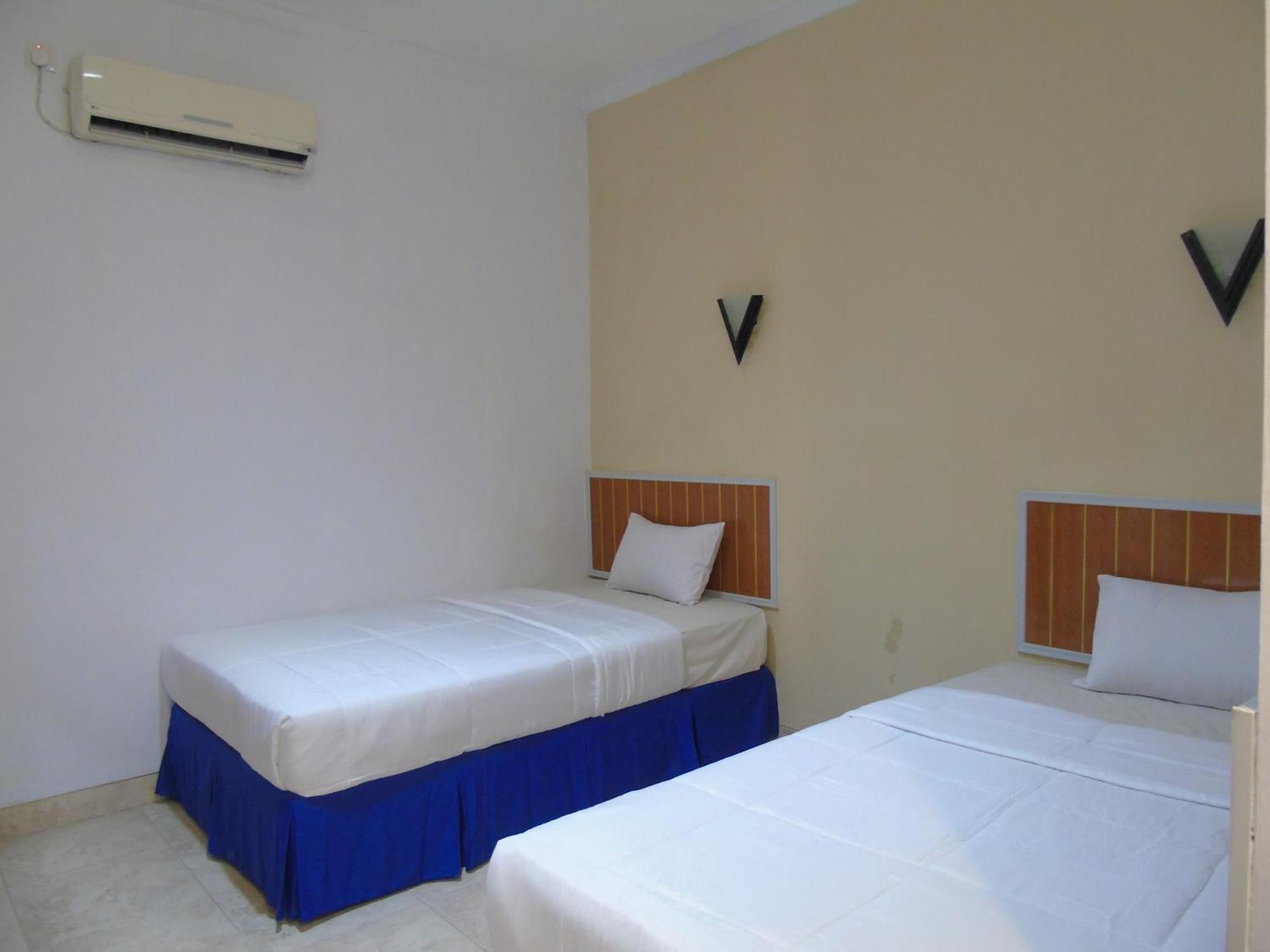 Hotel Permata Zamrud تْشيريبون الغرفة الصورة