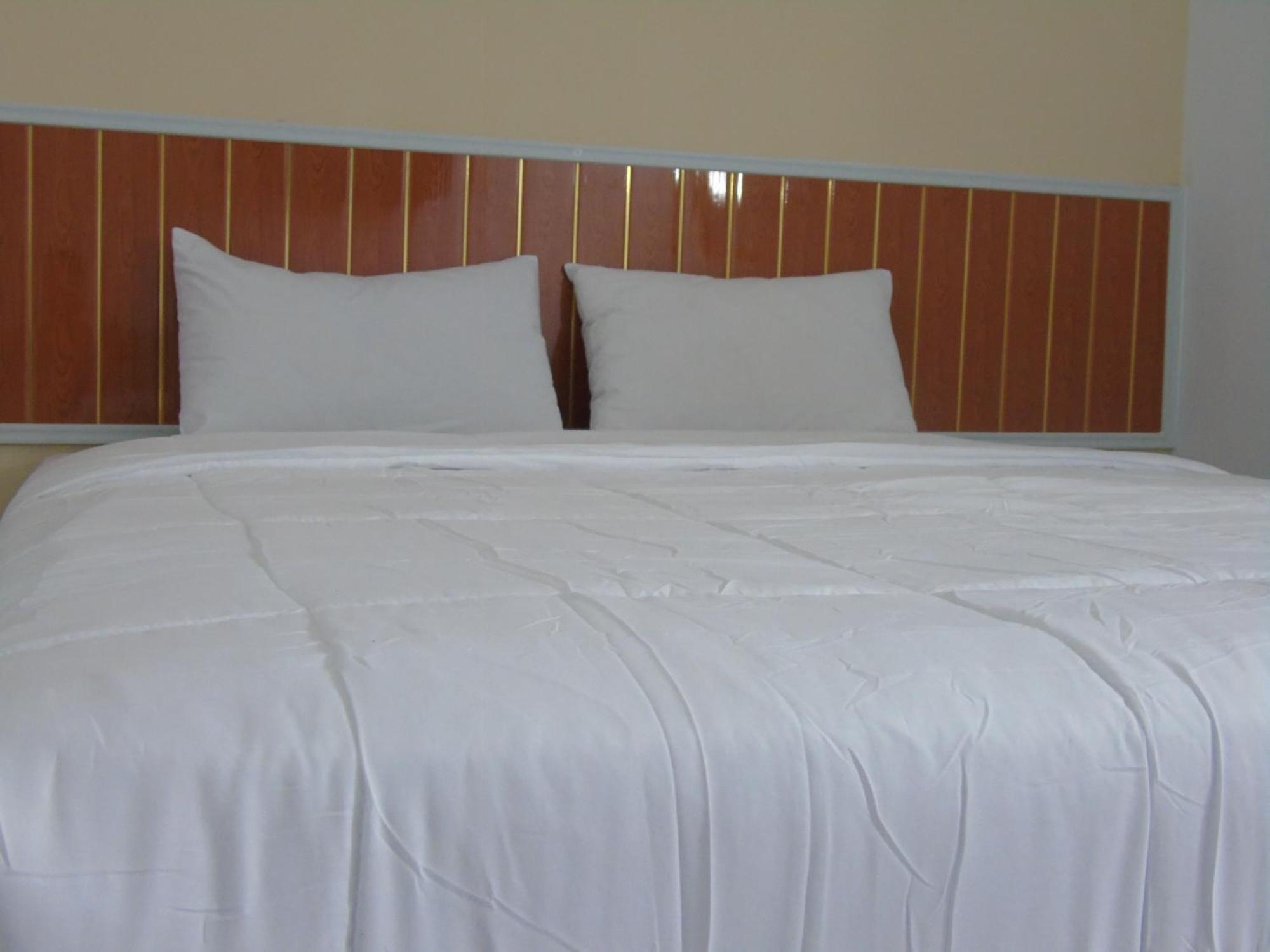 Hotel Permata Zamrud تْشيريبون الغرفة الصورة