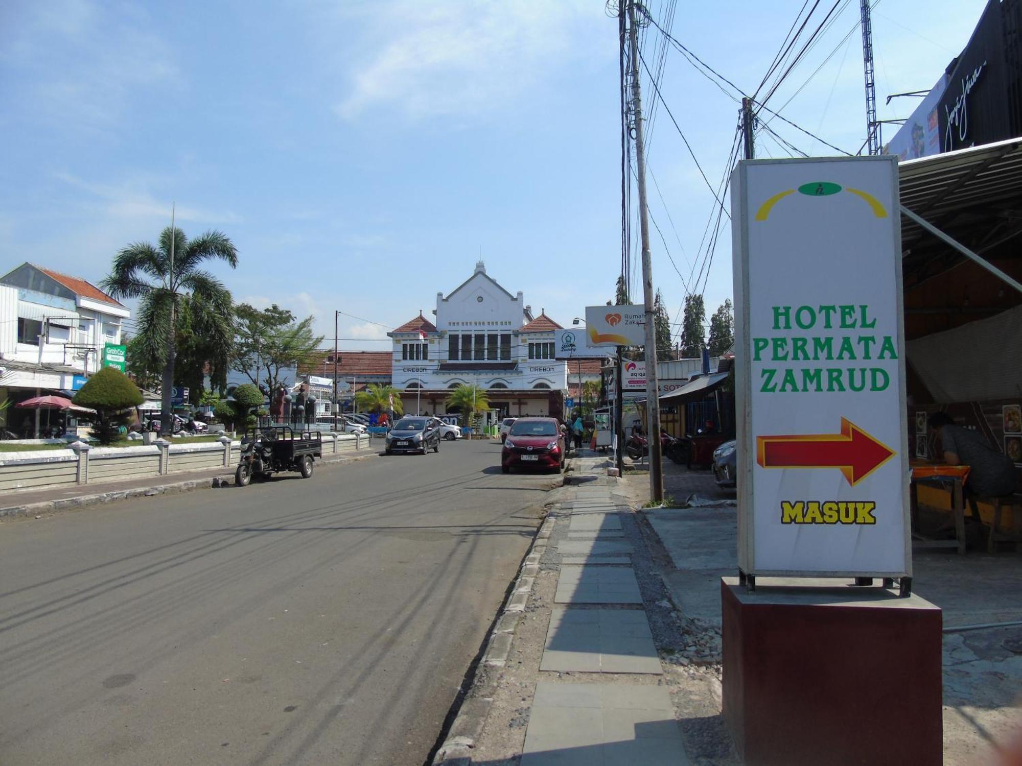 Hotel Permata Zamrud تْشيريبون المظهر الخارجي الصورة
